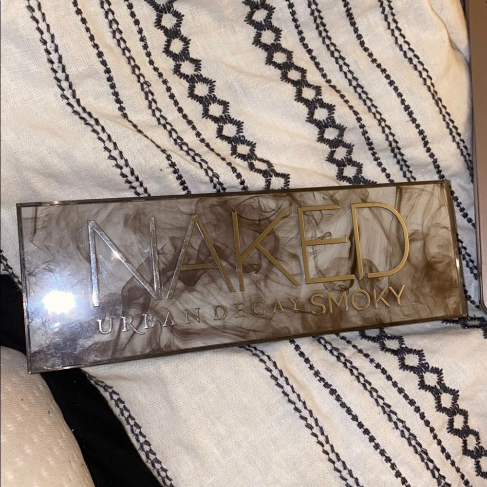 Urban Decay Smoky Naked Palette
